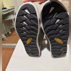 New Keen Elena Footwear Label